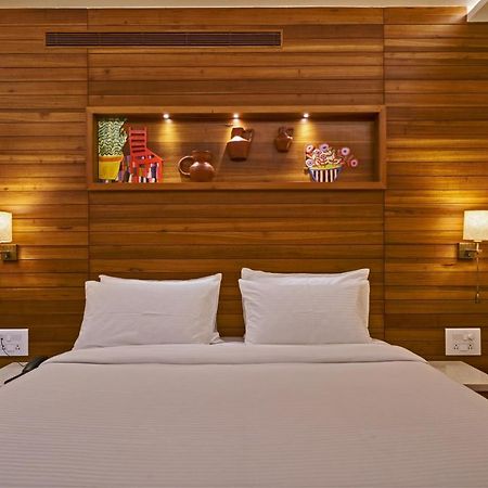 Hotel Atharv Top Rated Business Hotel In 콜라푸르 외부 사진