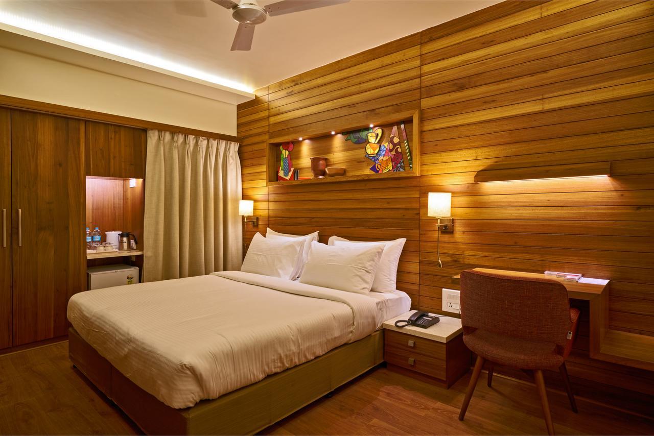 Hotel Atharv Top Rated Business Hotel In 콜라푸르 외부 사진