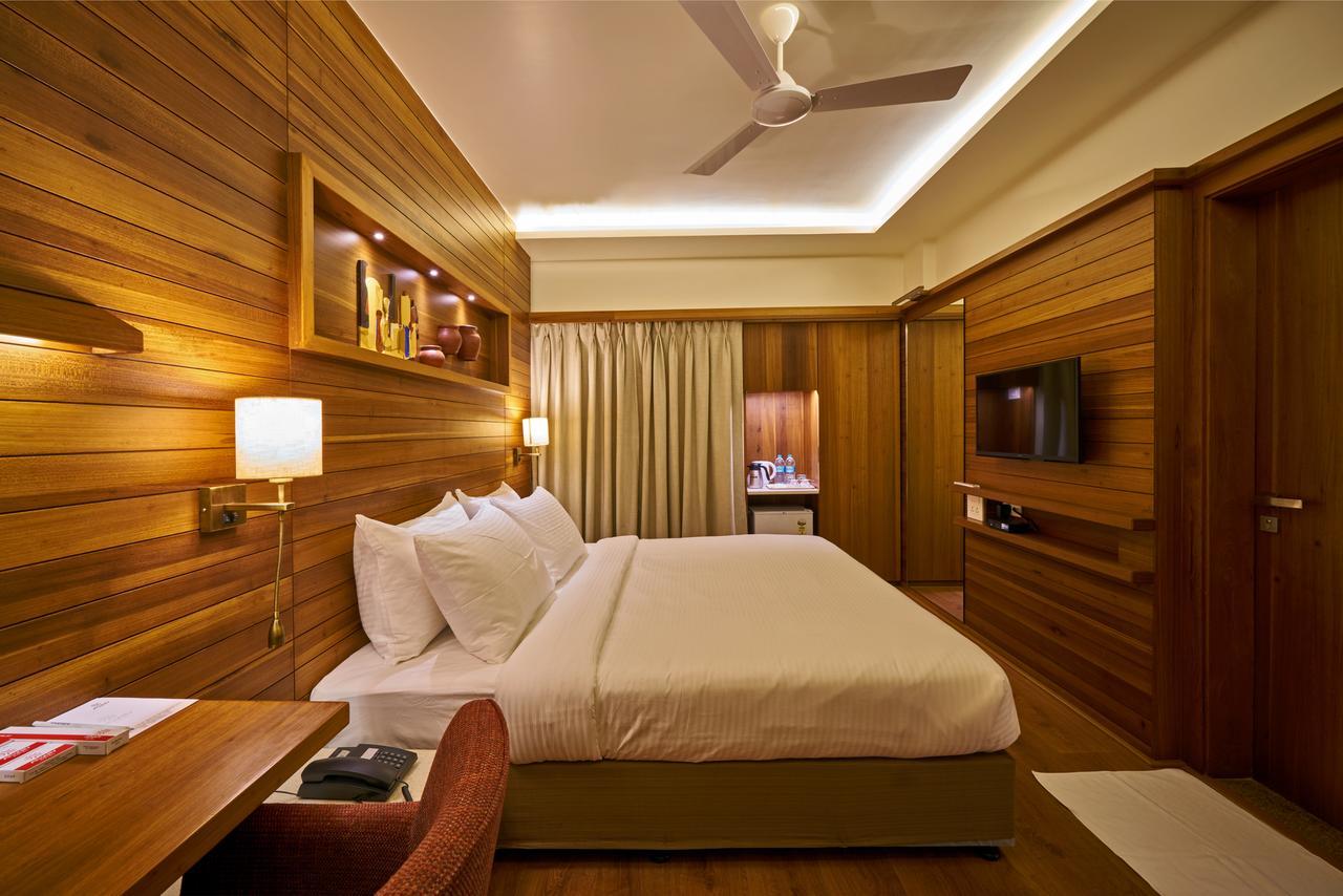 Hotel Atharv Top Rated Business Hotel In 콜라푸르 외부 사진