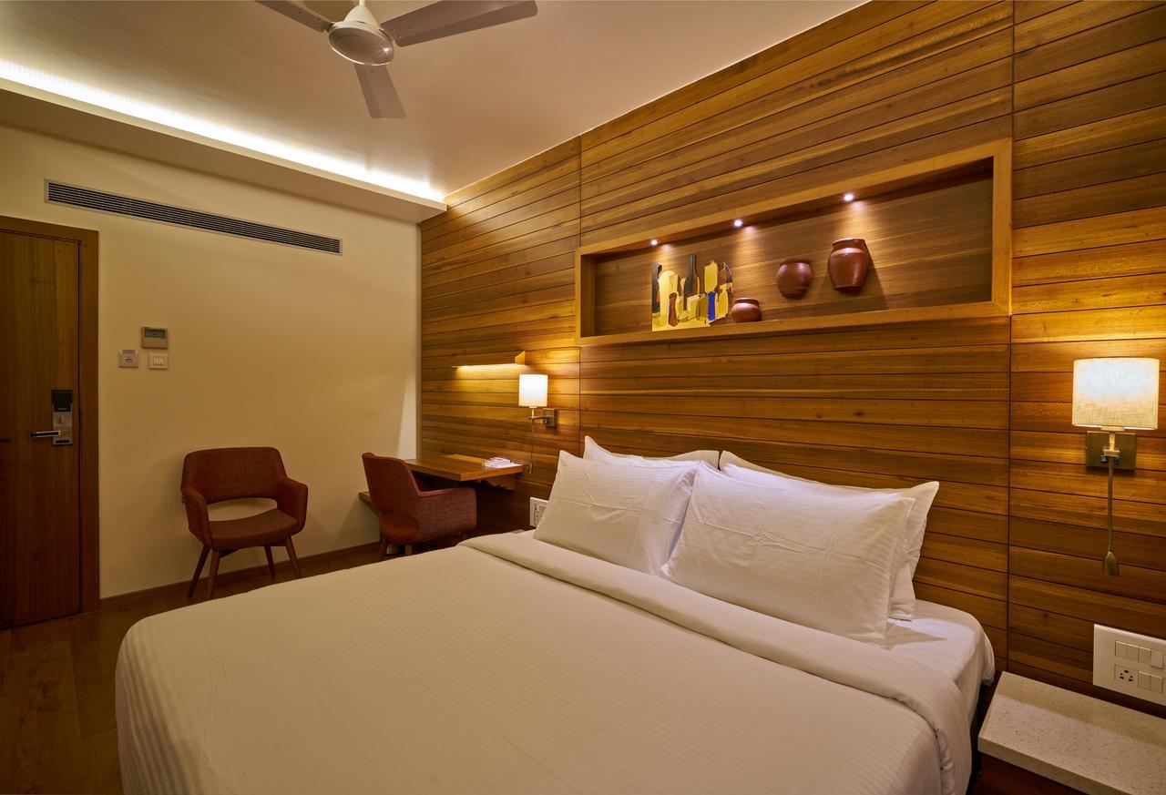 Hotel Atharv Top Rated Business Hotel In 콜라푸르 외부 사진