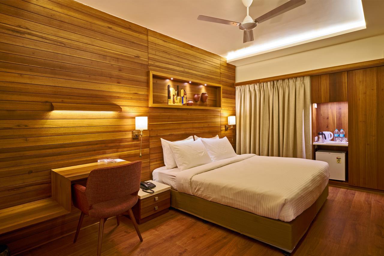 Hotel Atharv Top Rated Business Hotel In 콜라푸르 외부 사진
