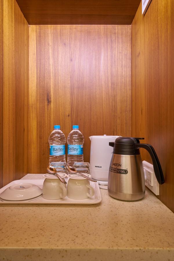 Hotel Atharv Top Rated Business Hotel In 콜라푸르 외부 사진