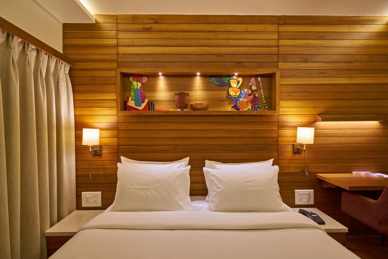 Hotel Atharv Top Rated Business Hotel In 콜라푸르 외부 사진
