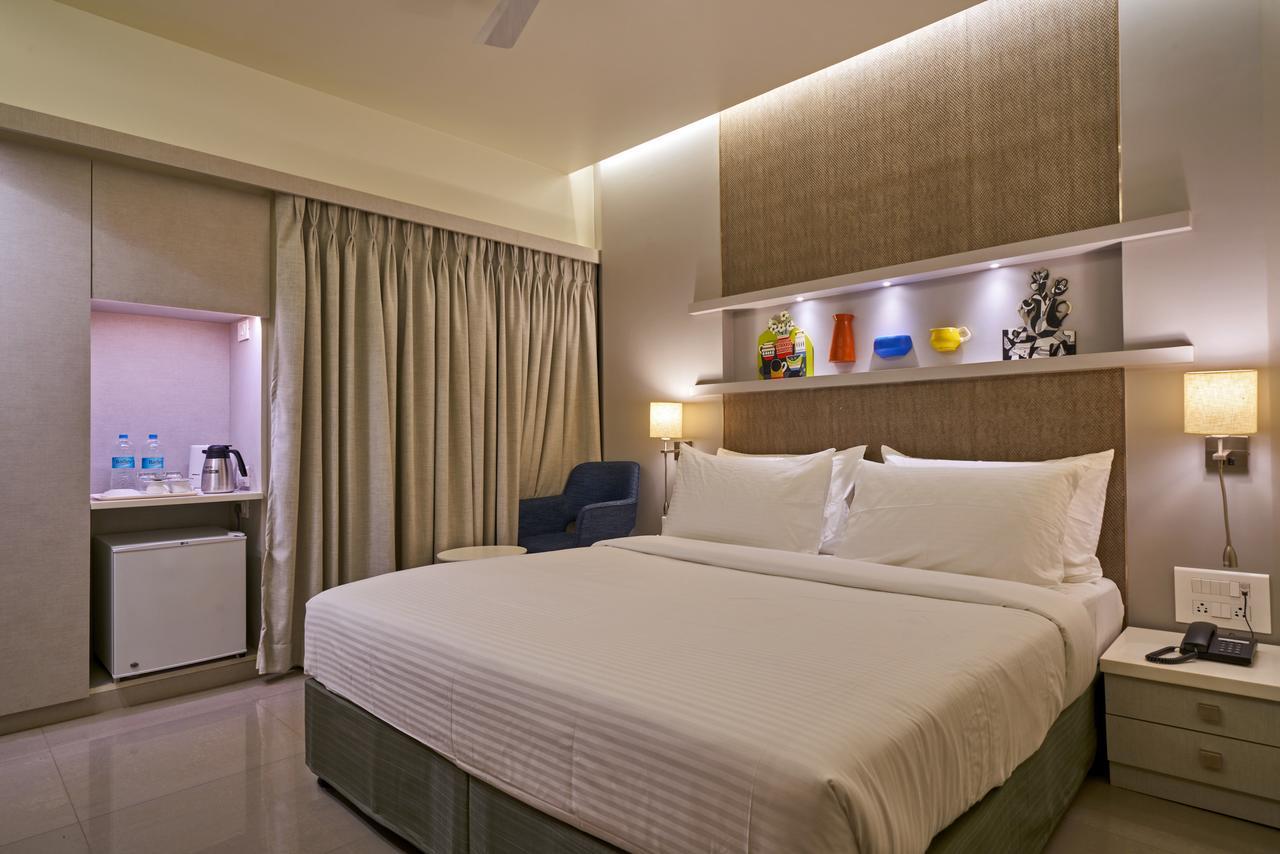 Hotel Atharv Top Rated Business Hotel In 콜라푸르 외부 사진