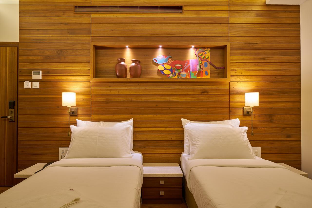 Hotel Atharv Top Rated Business Hotel In 콜라푸르 외부 사진