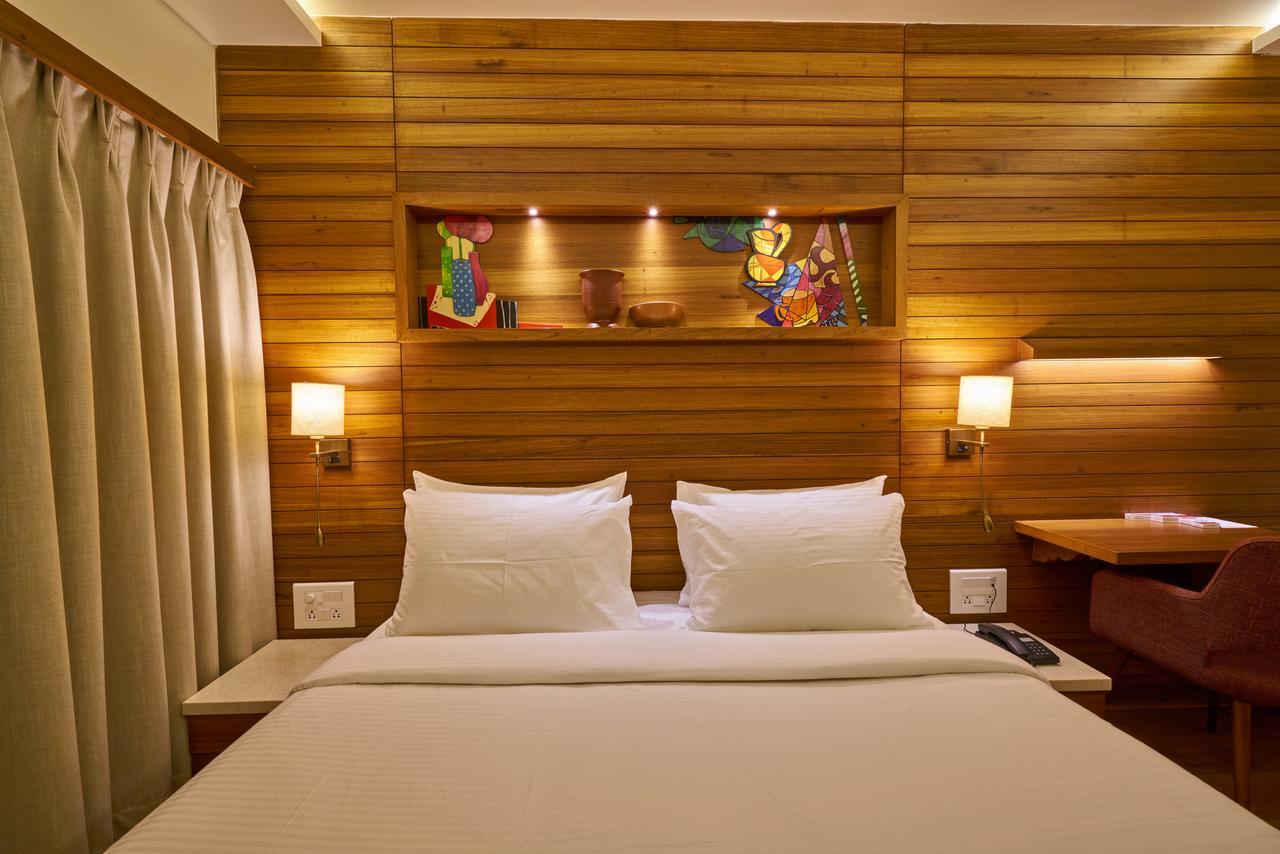 Hotel Atharv Top Rated Business Hotel In 콜라푸르 외부 사진
