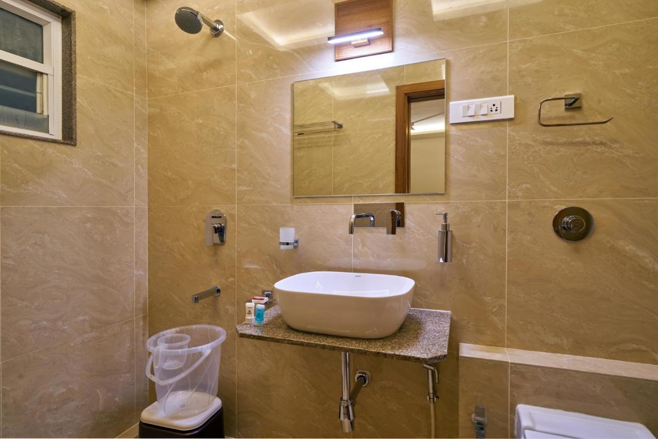 Hotel Atharv Top Rated Business Hotel In 콜라푸르 외부 사진